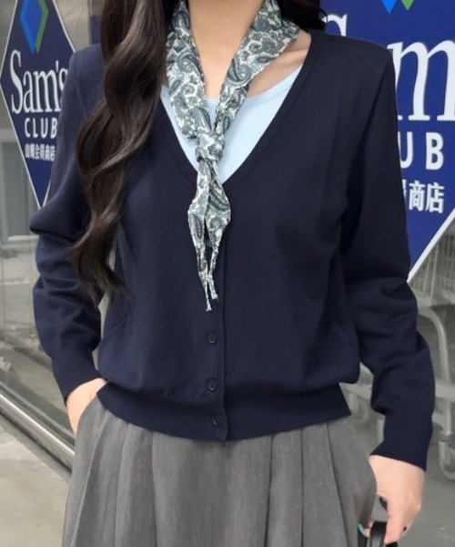 AMAJI(アマジ)の「フレンチ Vネック ウエストマーク フェイクレイヤード ニットトップス(ニット/セーター・レディース・ネイビー/ライトブルー/グレー/ベージュ/ブラウン/パープル・FREE)」の1枚目の写真