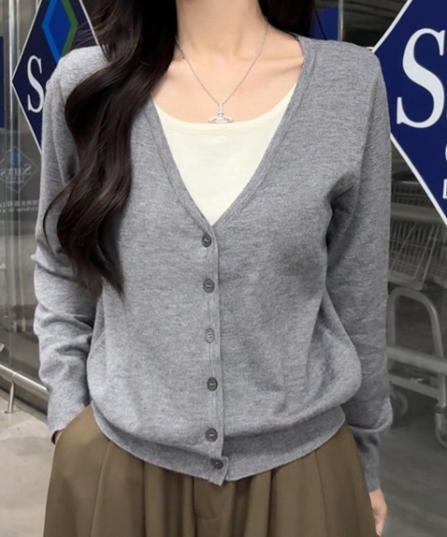 AMAJI(アマジ)の「フレンチ Vネック ウエストマーク フェイクレイヤード ニットトップス(ニット/セーター・レディース・ネイビー/ライトブルー/グレー/ベージュ/ブラウン/パープル・FREE)」の7枚目の写真