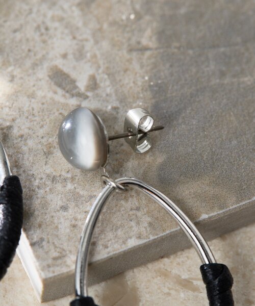 ear PAPILLONNER(イアパピヨネ)の「ラップフープピアス(ピアス(両耳用)・レディース・ブラック/サンドベージュ・FREE)」の6枚目の写真