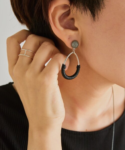 ear PAPILLONNER(イアパピヨネ)の「ラップフープピアス(ピアス(両耳用)・レディース・ブラック/サンドベージュ・FREE)」の7枚目の写真