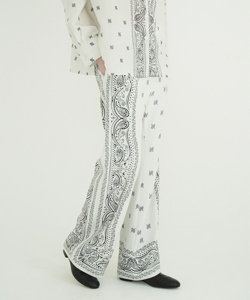 CLANE(クラネ)の「LOW WAIST BANDANA PANTS(その他パンツ・レディース・ホワイト/ブラウン・2/1)」の4枚目の写真