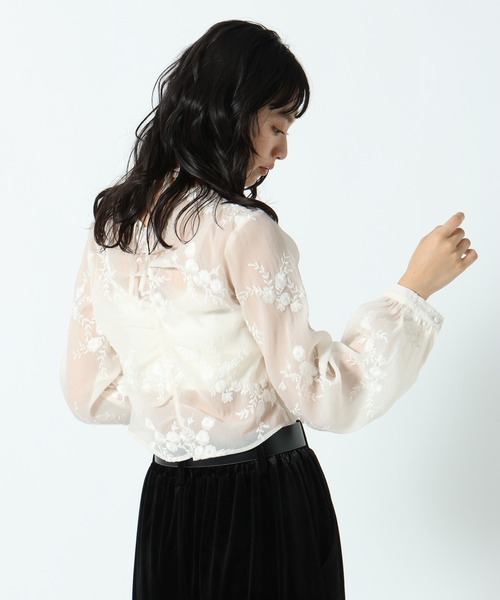 PAGEBOY(ページボーイ)の「アソートリボンギャザーブラウス(シャツ/ブラウス・レディース・ブラック/オフホワイト/レオパード・FREE)」の6枚目の写真