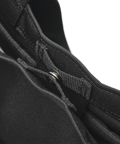 incase(インケース)の「INCO500103-BLK Incase Grid 2-Way Tote Bag - Black(ショルダーバッグ・メンズ・ブラック・ONE SIZE)」の18枚目の写真