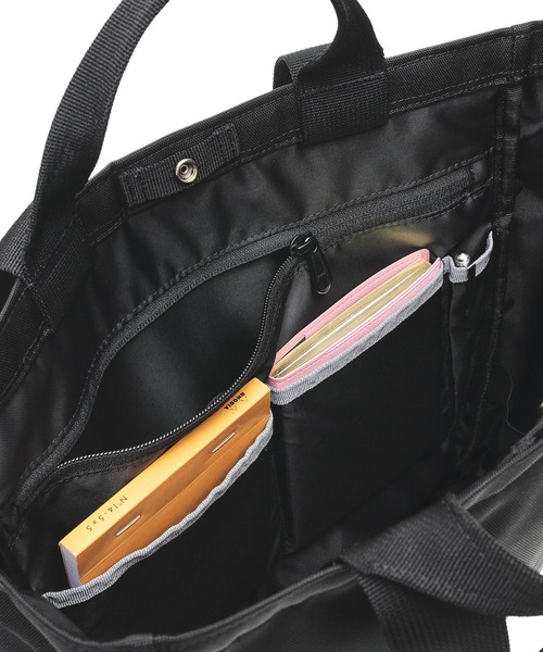 incase(インケース)の「INCO500103-BLK Incase Grid 2-Way Tote Bag - Black(ショルダーバッグ・メンズ・ブラック・ONE SIZE)」の19枚目の写真