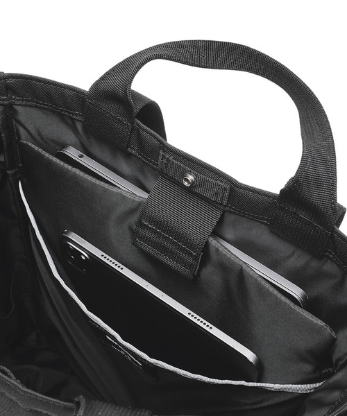 incase(インケース)の「INCO500103-BLK Incase Grid 2-Way Tote Bag - Black(ショルダーバッグ・メンズ・ブラック・ONE SIZE)」の20枚目の写真