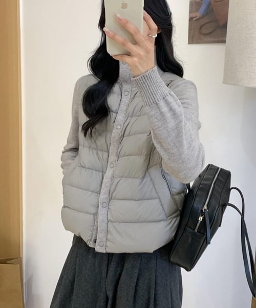 LUCPY(ラクピー)の「中綿キルティング×ニット切替 ハイネックジャケット(その他トップス・レディース・グレー/ブラック/ホワイト/ライトイエロー/ピンク・X-LARGE/MEDIUM/LARGE/XX-LARGE)」の3枚目の写真