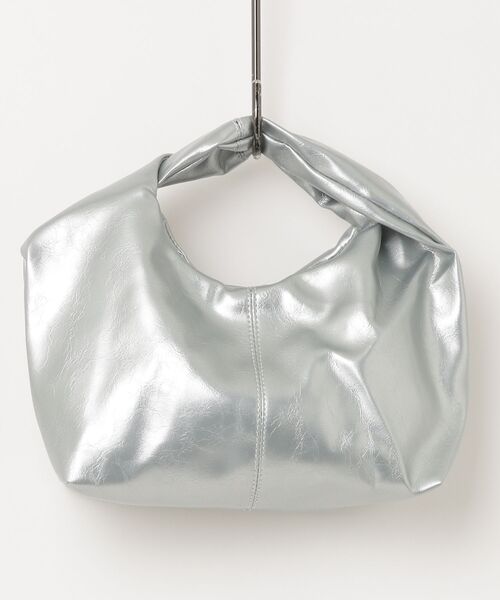 HIKA(ヒカ)の「【HIKA】ツイストハンドル ソフトバッグ / ワンハンドルバッグ(ハンドバッグ・レディース・ブラック/シルバー・FREE)」の7枚目の写真