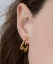 LAPUIS(ラピュイ)Plate heart earrings