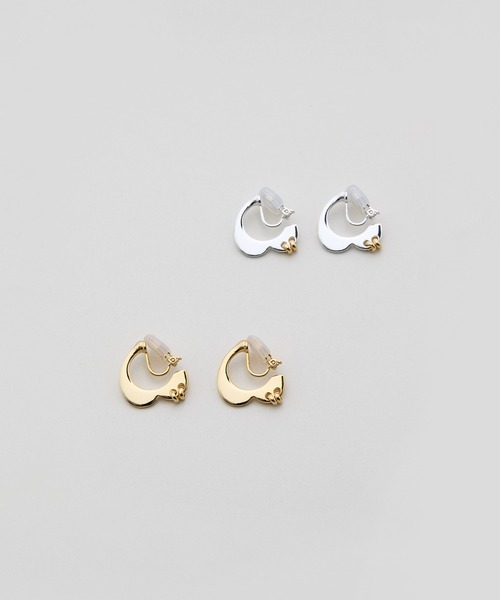 LAPUIS(ラピュイ)の「LAPUIS(ラピュイ)Plate heart earrings(イヤリング・レディース・ゴールド/マルチ・FREE)」の7枚目の写真