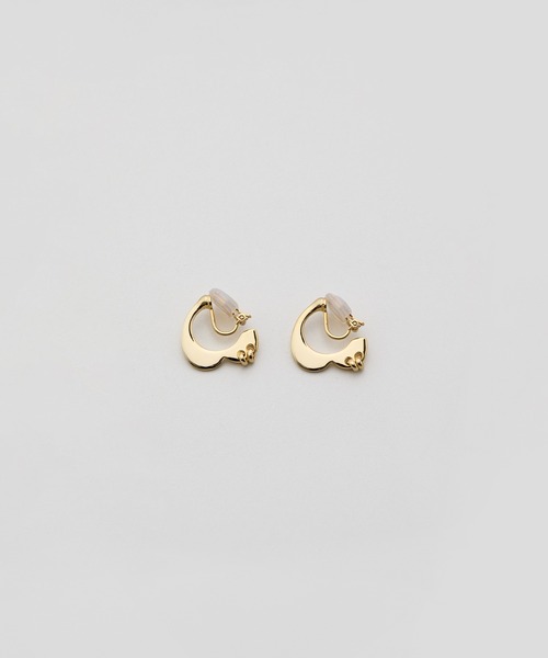 LAPUIS(ラピュイ)の「LAPUIS(ラピュイ)Plate heart earrings(イヤリング・レディース・ゴールド/マルチ・FREE)」の8枚目の写真
