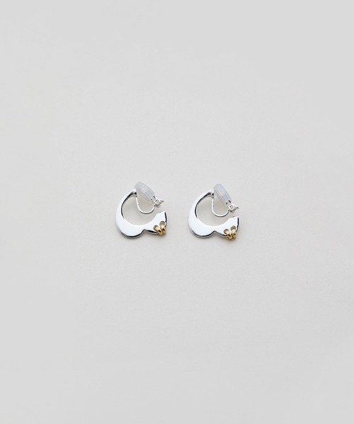 LAPUIS(ラピュイ)の「LAPUIS(ラピュイ)Plate heart earrings(イヤリング・レディース・ゴールド/マルチ・FREE)」の9枚目の写真