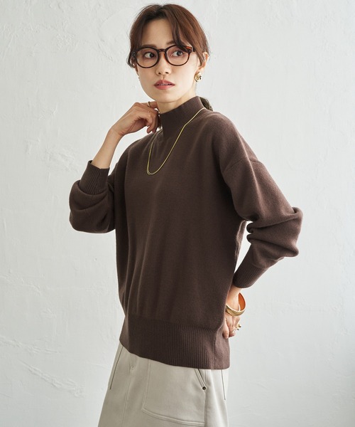 ikka（イッカ）の「ハイネックハーフミラノニット（ニット/セーター・レディース・チェリーレッド/グレイッシュベージュ/ブラウン/オフホワイト/ミント/ネイビー・L/M）」の3枚目の写真