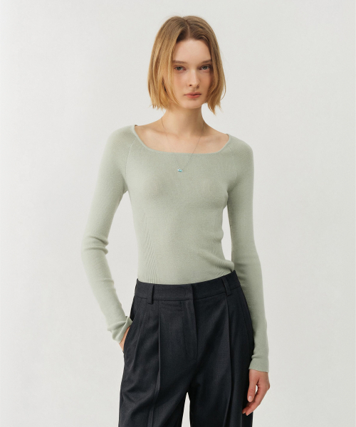 LOOKAST(ルックキャスト)の「ウールブレンドスクエアネックスリムニットトップ / WOOL BLEND SQUARE-NECK SLIM KNIT TOP_4colors(ニット/セーター・レディース・ブラック/アイボリー/チャコール/ミント・SMALL/MEDIUM)」の6枚目の写真