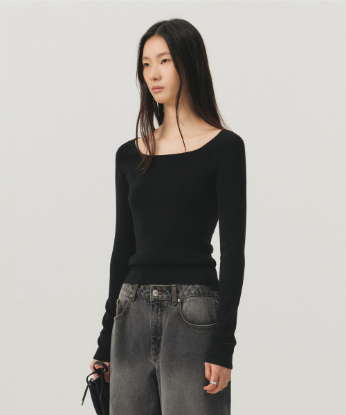 LOOKAST(ルックキャスト)の「ウールブレンドスクエアネックスリムニットトップ / WOOL BLEND SQUARE-NECK SLIM KNIT TOP_4colors(ニット/セーター・レディース・ブラック/アイボリー/チャコール/ミント・SMALL/MEDIUM)」の5枚目の写真