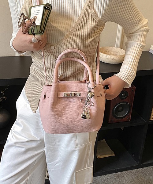 Doux Belle(ドゥーベル)の「2wayベルトデザインミニハンドバッグ(ハンドバッグ・レディース・ブラック/ダークブラウン/オフホワイト/ライトブラウン/ピンク・FREE)」の16枚目の写真