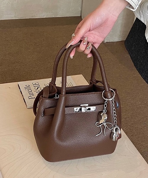 Doux Belle(ドゥーベル)の「2wayベルトデザインミニハンドバッグ(ハンドバッグ・レディース・ブラック/ダークブラウン/オフホワイト/ライトブラウン/ピンク・FREE)」の20枚目の写真