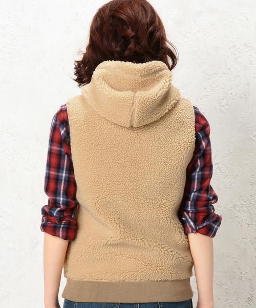 GYMPHLEX（ジムフレックス）の「［WEB限定］Gymphlex（ジムフレックス） BOA HOODベスト（ベスト・レディース・ベージュ/ネイビー・FREE）」の3枚目の写真