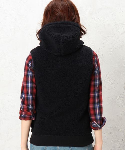 GYMPHLEX（ジムフレックス）の「［WEB限定］Gymphlex（ジムフレックス） BOA HOODベスト（ベスト・レディース・ベージュ/ネイビー・FREE）」の10枚目の写真