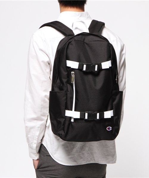 Champion（チャンピオン）の「【チャンピオン　デンケン】　スクエアなスタイリングのミドルサイズデイパック　/　52892（バックパック/リュック・メンズ・ネイビー/ブラック/ブラック×ホワイト・FREE）」の11枚目の写真