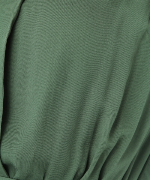 Andemiu（アンデミュウ）の「ソデラッフルＶネックワンピース766451（ワンピース・レディース・モカ/グリーン/その他・FREE）」の4枚目の写真