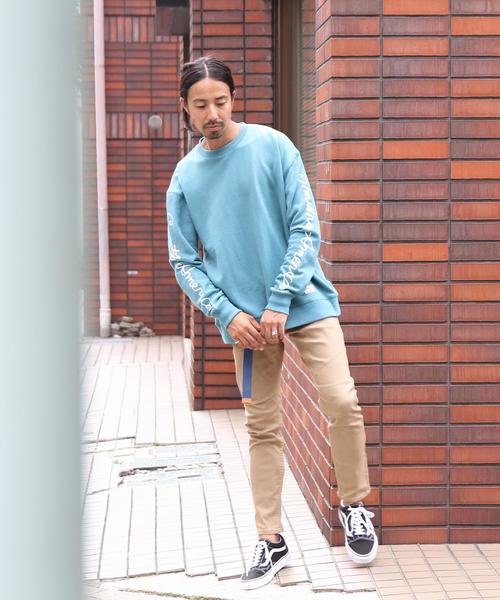 coen（コーエン）の「SMITH(スミス)別注袖プリントビッグシルエットライトスウェットクルーネック（スウェット・メンズ・ホワイト/ターコイズブルー・MEDIUM/X-LARGE/LARGE/SMALL）」の4枚目の写真