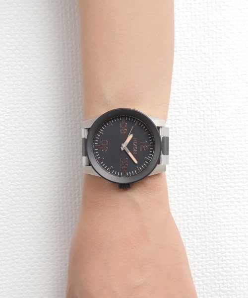 NIXON（ニクソン）の「THE CORPORAL SS（アナログ腕時計・メンズ・ブラック系その他/グレー系その他/ブラック/ゴールド/ゴールド系その他/ガンメタ/ブラック×ゴールド/ブルー系その他/その他/バーガンディー/ブラック×ホワイト/ダークブルー/その他2/その他3・FREE）」の12枚目の写真