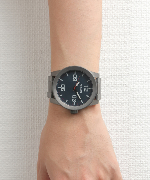 NIXON（ニクソン）の「THE CORPORAL SS（アナログ腕時計・メンズ・ブラック系その他/グレー系その他/ブラック/ゴールド/ゴールド系その他/ガンメタ/ブラック×ゴールド/ブルー系その他/その他/バーガンディー/ブラック×ホワイト/ダークブルー/その他2/その他3・FREE）」の6枚目の写真