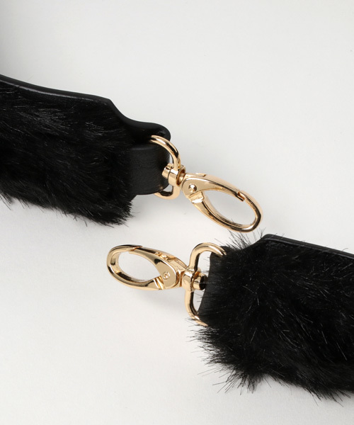 KOBE LETTUCE（コウベレタス）の「フェイクファーバッグストラップ（ハンドバッグ・レディース・ブラック/ベージュ/アイボリー/ボルドー・FREE）」の6枚目の写真