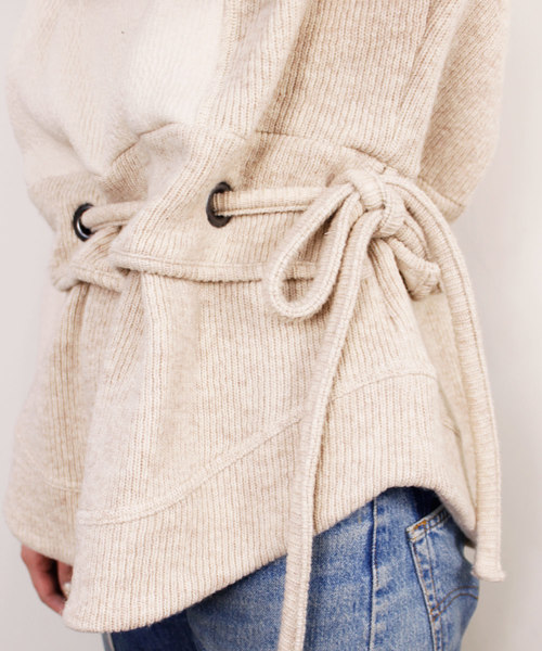 C R Y . オフショルダーデザインニット C R Y . オフショルダーデザインニット