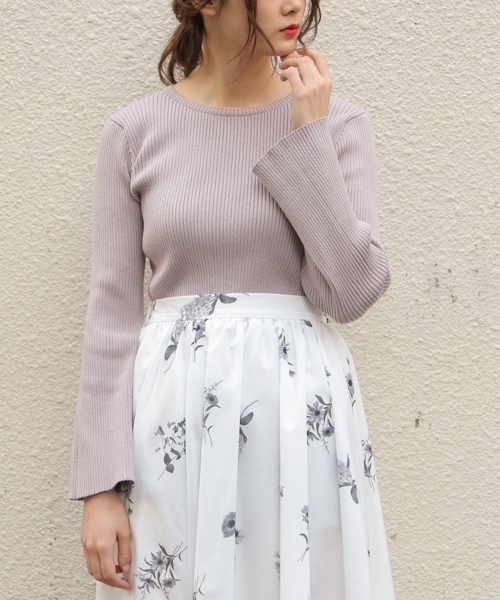 PAGEBOY(ページボーイ)の「袖フレアリブプルオーバー(Tシャツ/カットソー・レディース・ライトグレー/オフホワイト/ブラック系その他/ブラック・FREE)」の4枚目の写真