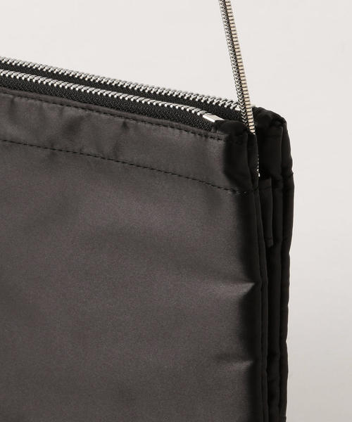 BEAUTY&YOUTH UNITED ARROWS（ビューティーアンドユースユナイテッドアローズ）の「BY サテン ダブルジップ ミニサコッシュ（ショルダーバッグ・レディース・ブラック/シルバー/オレンジ系その他・FREE）」の10枚目の写真