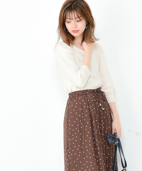 natural couture(ナチュラルクチュール)の「パワショル前後2WAYニット(ニット/セーター・レディース・オフホワイト/ブラック/ブラウン/キャメル・FREE)」の2枚目の写真