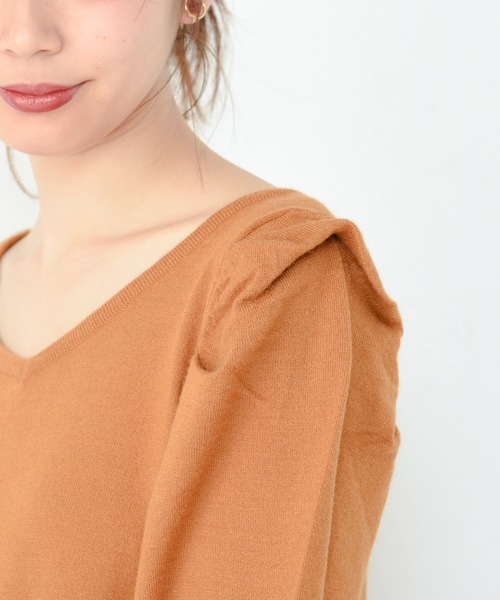 natural couture(ナチュラルクチュール)の「パワショル前後2WAYニット(ニット/セーター・レディース・オフホワイト/ブラック/ブラウン/キャメル・FREE)」の22枚目の写真