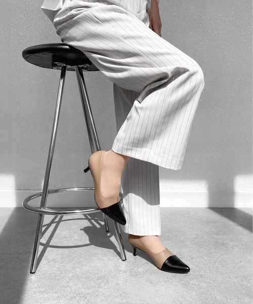 MAMIAN（マミアン）の「ポインテッドトゥ 切替 パンプス (5.0cmヒール)（パンプス・レディース・ブラック/ブラック×ホワイト/グレイッシュベージュ/シルバー/ベージュ/シルバー系その他/ベージュ×ブラック/レオパード/アイボリー/ベージュ系その他/ダークブラウン・22.5cm/23.0cm/23.5cm/24.0cm/24.5cm/25.0cm/25.5cm/22.0cm）」の21枚目の写真