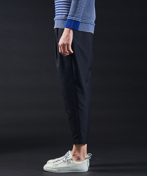 5351 POUR LES HOMMES（ゴーサンゴーイチプールオム）の「タスランダブルクロス2タッククロップパンツ（その他パンツ・メンズ・ブラック/カーキ・44/46/48/50）」の4枚目の写真