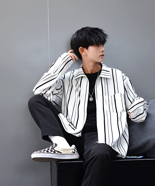 neos(ネオス)の「【neos -addictive design-】ビッグシルエット ストライプジャケット(ブルゾン・メンズ・ホワイト/ブラック/ネイビー・MEDIUM/LARGE)」の5枚目の写真
