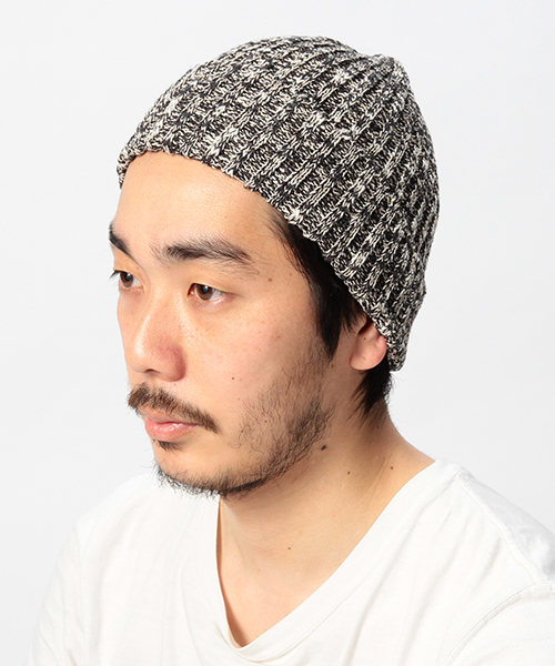 BEAMS PLUS(ビームスプラス)の「◇BEAMS PLUS / コットンリネンワッチキャップ (ニットキャップ/ビーニー・メンズ・オフホワイト/オリーブ/ネイビー/ロイヤルブルー/イエロー/レッド/ブラック/サックスブルー/ベージュ/オレンジ/ブルー系その他/ブラック系その他/その他1・ONE SIZE)」の4枚目の写真