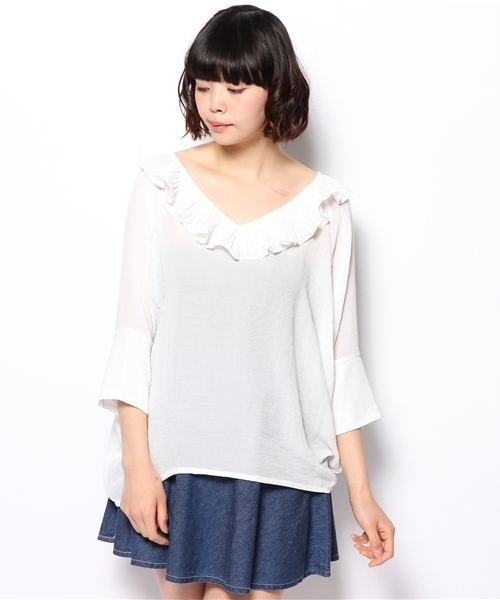 mystic（ミスティック）の「衿フリルVプルオーバー（シャツ/ブラウス・レディース・オフホワイト/ベージュ/ネイビー/ブラック/ブルー・ﾌﾘ-）」の14枚目の写真