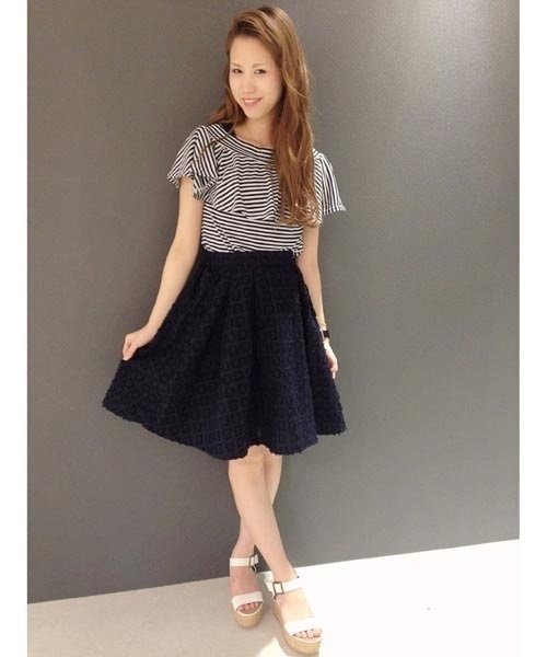 Chico(チコ)の「タックフレアSKT(スカート・レディース・ホワイト/ブルー/ネイビー・FREE)」の2枚目の写真