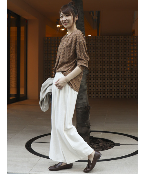 ONIGIRI(オニギリ)の「コーデュロイ ベロア ワイドパンツ(その他パンツ・レディース・アイボリー/ネイビー・MEDIUM/LARGE/SMALL)」の18枚目の写真