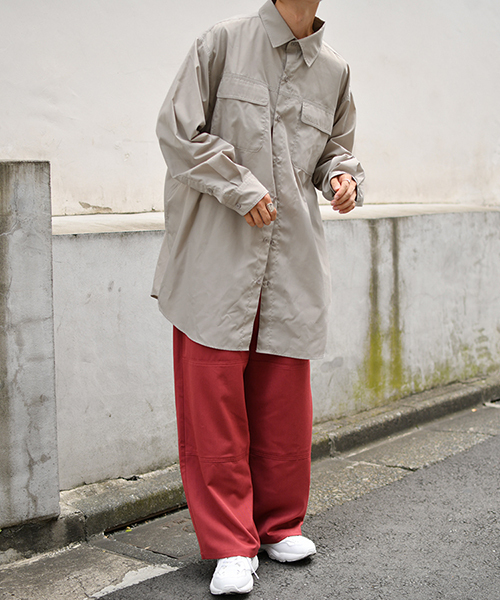 kutir(クティール)の「Wポケットロングシャツ(シャツ/ブラウス・メンズ・ダークブラウン/ライトグレー/ベージュ・MEDIUM/LARGE)」の4枚目の写真