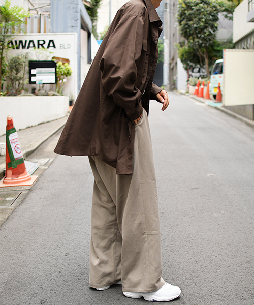 kutir(クティール)の「Wポケットロングシャツ(シャツ/ブラウス・メンズ・ダークブラウン/ライトグレー/ベージュ・MEDIUM/LARGE)」の18枚目の写真