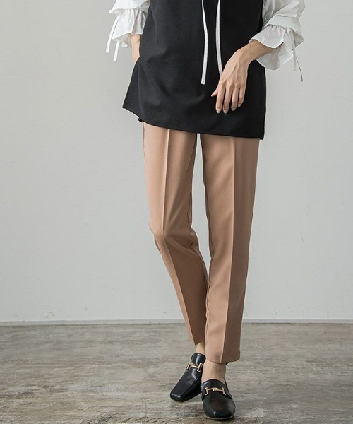 Pierrot（ピエロ）の「高見えストレートパンツ テーパード センタープレス（その他パンツ・レディース・チャコール/グレイッシュベージュ/ブルーパープル/キャメル/ホワイト/ブラック/ブラウン/ネイビー/ピンク/ライム/グレイッシュブルー/ピンク系その他/スモークピンク/グレー/ピンク系その他2/グリーン系その他/グリーン/チェック/ラベンダー/オレンジ/ブルー系その他/パープル系その他/ダークネイビー/スカイブルー・S/M/L/LL/TLL/TL/PL/PM/TM/PS）」の18枚目の写真