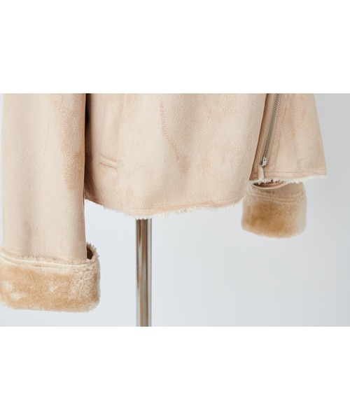 one after another NICE CLAUP(ワンアフターアナザーナイスクラップ)の「ムートンライダース(ライダースジャケット・レディース・アイボリー/ベージュ/ピンク・FREE)」の19枚目の写真