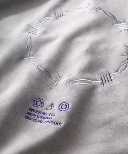 SHAREEF（シャリーフ）の「"BARBED WIRE" MICRO SUEDE SWEAT（スウェット・メンズ・ブラック/バーガンディー/グレー・2/1/3）」の17枚目の写真