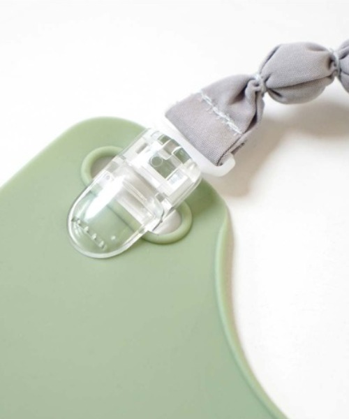 BOBO（ボボ）の「【BOBO(ボボ)】シリコンビブ（マグ/哺乳瓶/お食事グッズ・キッズ・テラコッタ/ライトカーキ・ONE SIZE）」の12枚目の写真