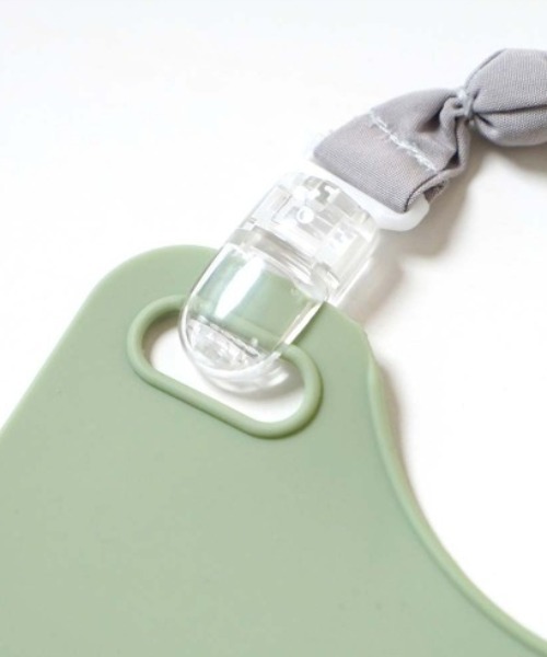 BOBO（ボボ）の「【BOBO(ボボ)】シリコンビブ（マグ/哺乳瓶/お食事グッズ・キッズ・テラコッタ/ライトカーキ・ONE SIZE）」の13枚目の写真