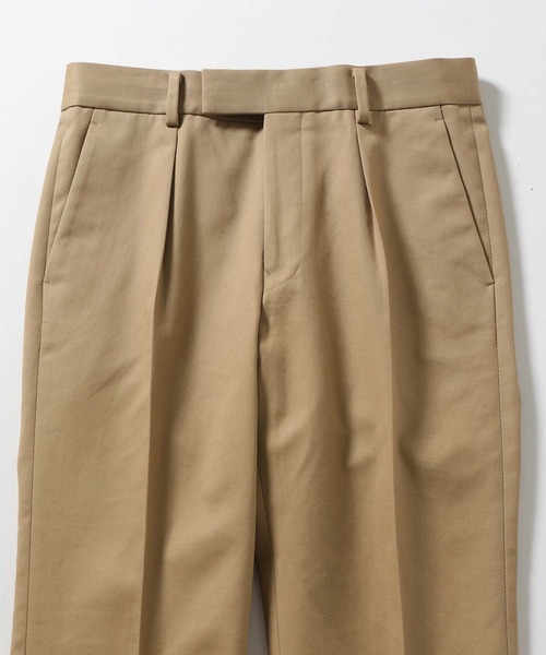 WILD LIFE TAILOR Adam et Rope'（ワイルドテーラーアダムエロペ　）の「【WILD LIFE TAILOR】FINXコットン インタックトラウザーズ（その他パンツ・メンズ・チャコールグレー/ベージュ・S/M/L）」の7枚目の写真