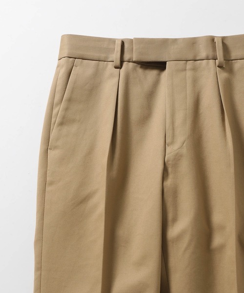 WILD LIFE TAILOR Adam et Rope'（ワイルドテーラーアダムエロペ　）の「【WILD LIFE TAILOR】FINXコットン インタックトラウザーズ（その他パンツ・メンズ・チャコールグレー/ベージュ・S/M/L）」の4枚目の写真