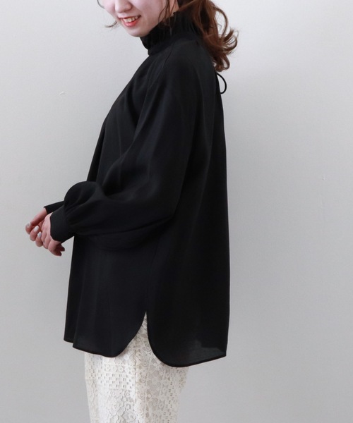 archives(アルシーヴ)の「【限定item】フリルネックシアーブラウス(シャツ/ブラウス・レディース・オフホワイト/ブルー/ブラック・MEDIUM)」の2枚目の写真
